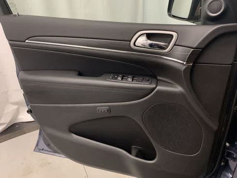 Used 2020 Jeep Grand Cherokee Limited AWD/4WD image 15