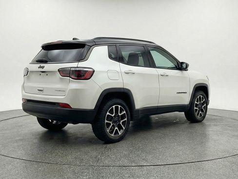 Used 2025 Jeep Compass Trailhawk image 9