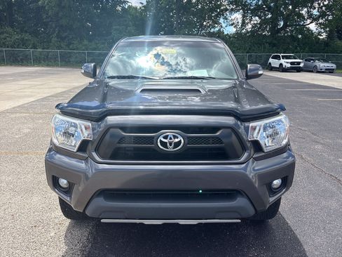 Used 2015 Toyota Tacoma 4x4 Double Cab w/ TRD Sport Package image 2