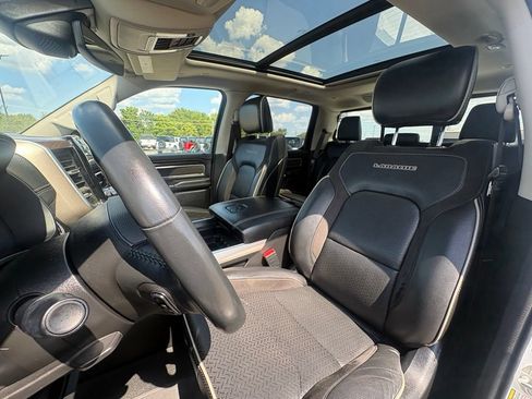 Used 2023 RAM 1500 Laramie AWD/4WD image 15