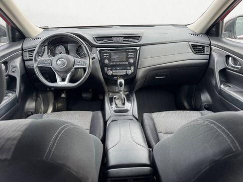 Used 2017 Nissan Rogue SV image 10