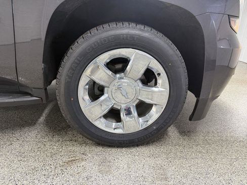 Used 2018 Chevrolet Suburban LT image 49