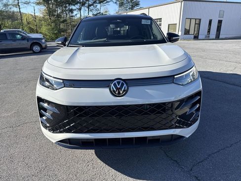 New 2026 Volkswagen Tiguan SE R-Line AWD/4WD image 2