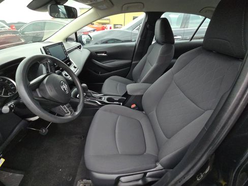 Used 2020 Toyota Corolla LE image 11