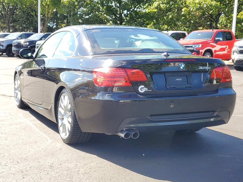 Used 2013 BMW 328i Convertible RWD image 4