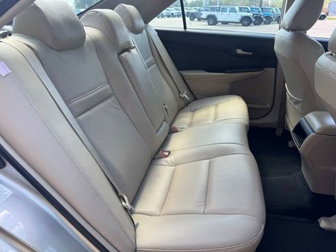 Used 2014 Toyota Camry LE image 20