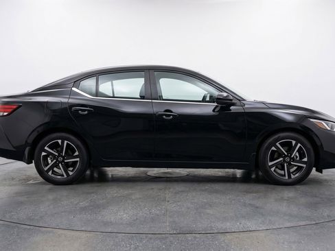 Used 2025 Nissan Sentra SV FWD image 11