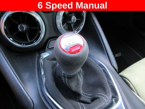 Used 2020 Chevrolet Camaro SS RWD image 14