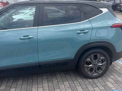 Used 2024 Kia Seltos S AWD/4WD image 7