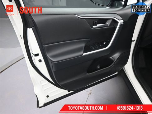 Used 2025 Toyota RAV4 XLE image 27