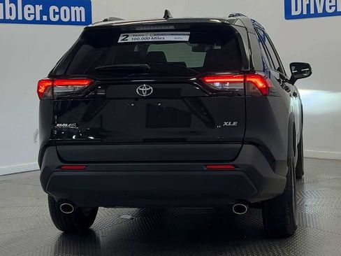 Used 2025 Toyota RAV4 XLE FWD image 7