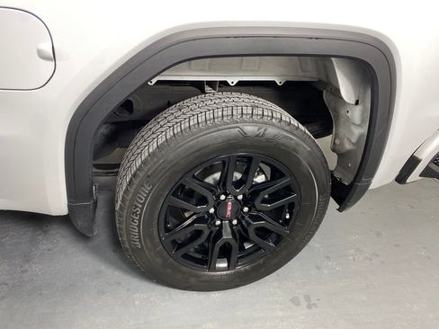 Used 2025 GMC Sierra 1500 Elevation image 26