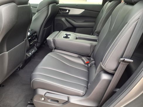 Used 2024 Acura MDX SH-AWD w/ Technology Package image 9