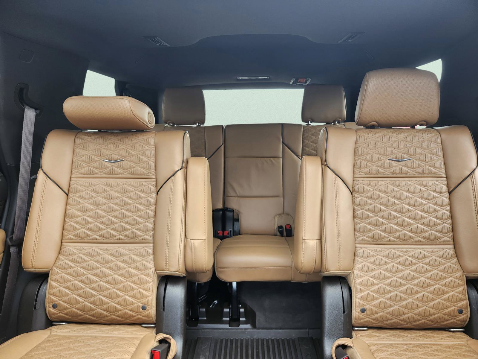 Used 2021 Cadillac Escalade Sport w/ Driver Assist Tech Package AWD/4WD image 31