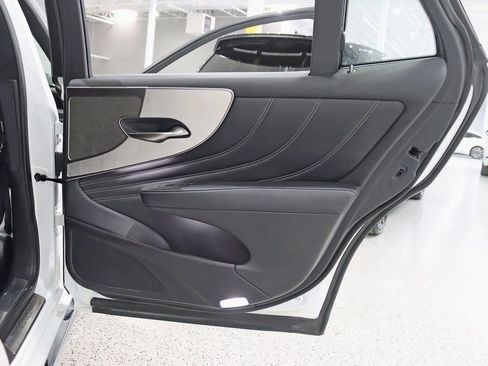 Used 2022 Lexus LS 500h AWD w/ Luxury Package image 41