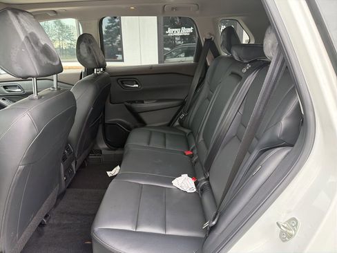 Used 2023 Nissan Rogue SL w/ SL Premium Package image 5