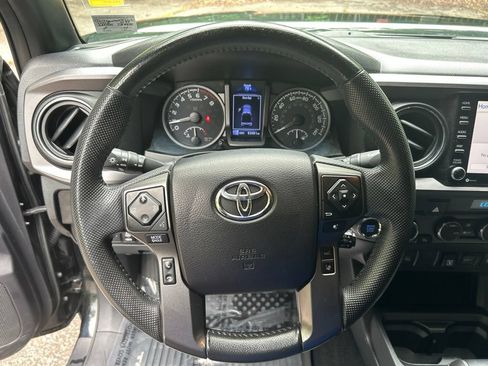 Used 2021 Toyota Tacoma TRD Off-Road AWD/4WD image 22