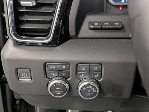 Used 2023 GMC Sierra 1500 Denali w/ Technology Package image 20