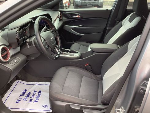 Used 2024 Chevrolet Trax ACTIV w/ Sunroof Package image 12