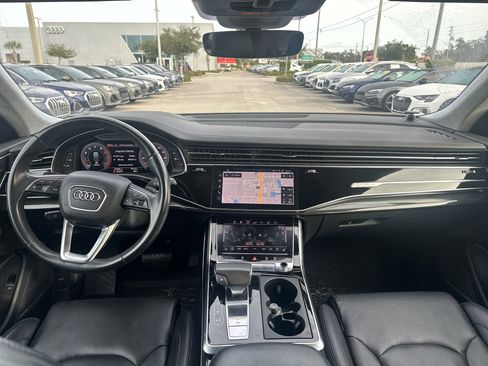 Used 2019 Audi Q8 Prestige w/ Luxury Package image 9