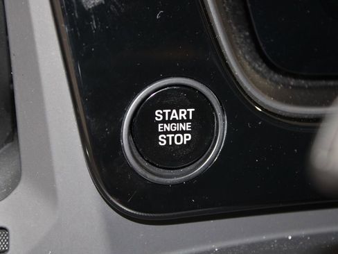 Used 2024 Porsche Cayenne image 29