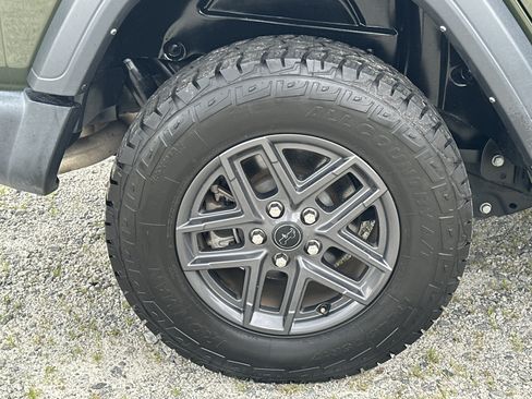 Used 2024 Jeep Wrangler Unlimited Sport AWD/4WD image 17