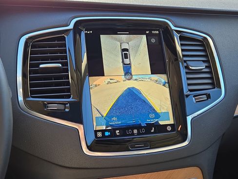 Used 2025 Volvo XC90 B5 Plus w/ Protection Package Premier image 18