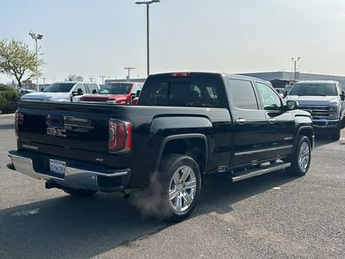 Used 2018 GMC Sierra 1500 SLT image 3
