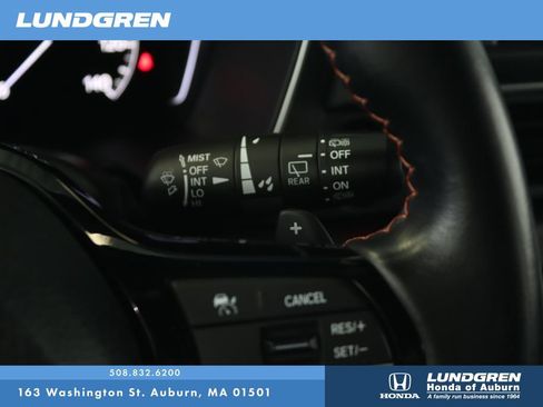 Used 2025 Honda Pilot Sport image 19