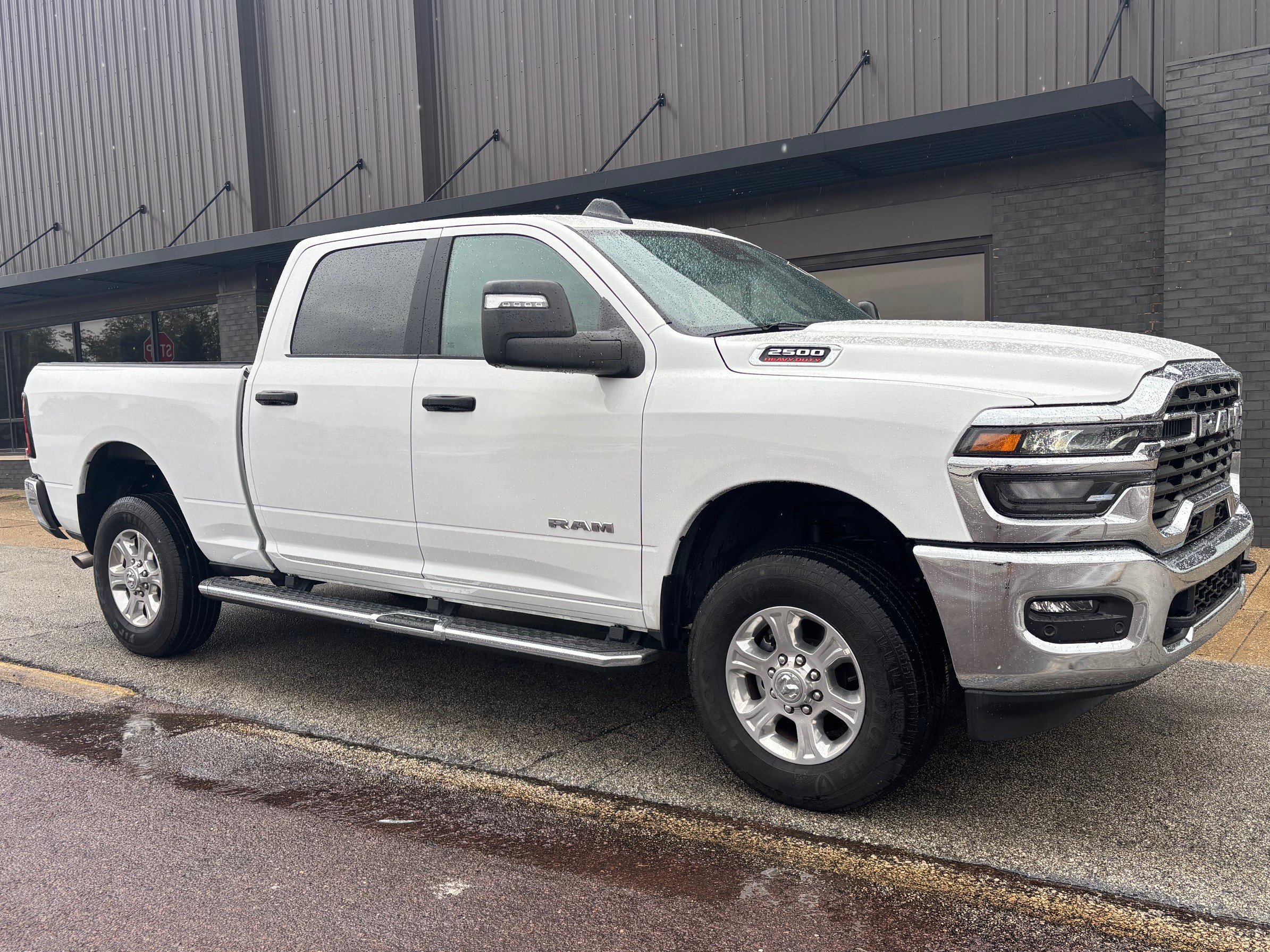 Used 2026 RAM 2500 Big Horn AWD/4WD image 3