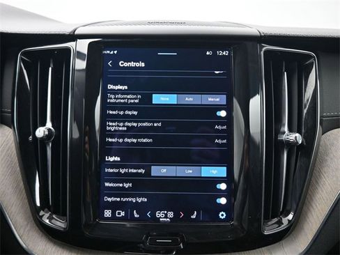 Used 2022 Volvo XC60 B6 Inscription w/ Advanced Package image 20