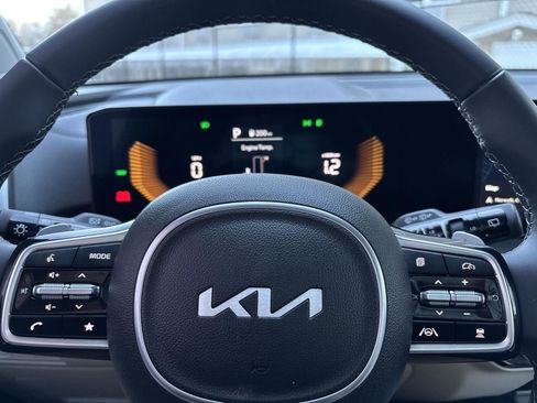Used 2025 Kia Sorento EX image 14