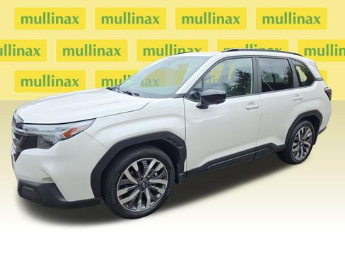 Used 2025 Subaru Forester Touring AWD/4WD image 9