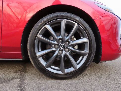 Used 2020 MAZDA MAZDA3 Hatchback w/ Preferred Package image 9