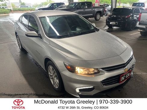 Used 2018 Chevrolet Malibu LT FWD image 4
