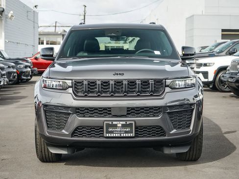 New 2026 Jeep Grand Cherokee Altitude image 2