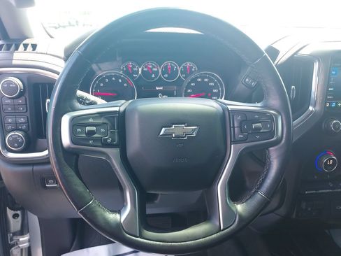 Used 2021 Chevrolet Silverado 1500 LT Trail Boss AWD/4WD image 17