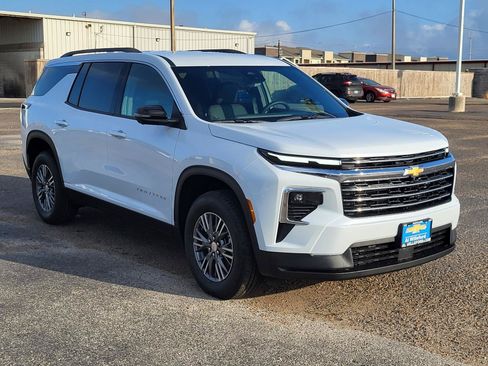 New 2026 Chevrolet Traverse LT w/ Driver Confidence Package FWD image 7