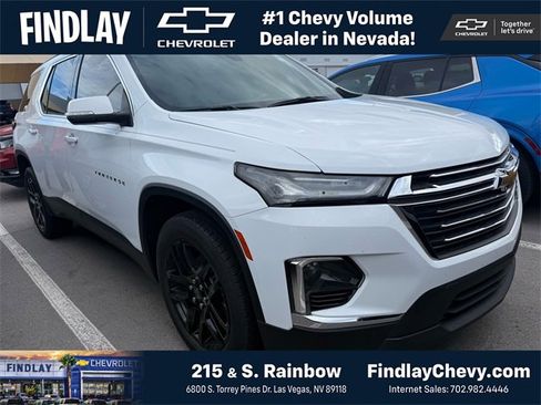 Used 2023 Chevrolet Traverse LT image 1