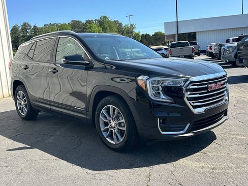 Used 2022 GMC Terrain SLT w/ Infotainment Package II FWD image 4
