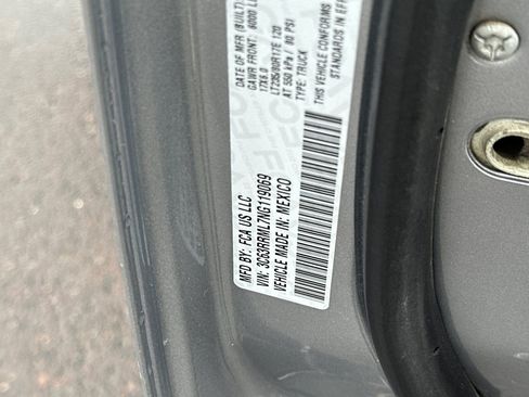 Used 2022 RAM 3500 Laramie image 27