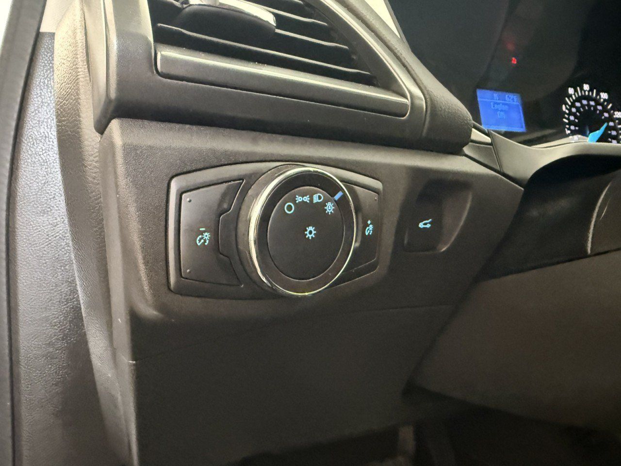 Used 2015 Ford Fusion S FWD image 20