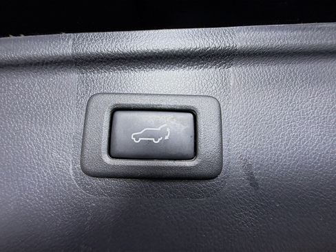 Used 2016 Subaru Outback 3.6R Limited image 40