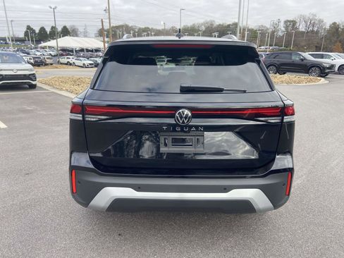 New 2026 Volkswagen Tiguan S image 8