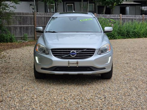 Used 2017 Volvo XC60 T5 Inscription w/ Preferred Option Package AWD/4WD image 2
