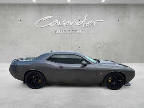 Used 2015 Dodge Challenger R/T Scat Pack RWD image 17