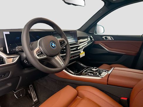 Used 2026 BMW X5 xDrive50e w/ Executive Package AWD/4WD image 9