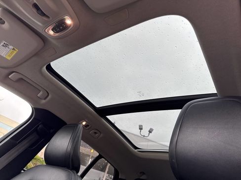 Used 2019 Volvo XC40 T5 Momentum image 33