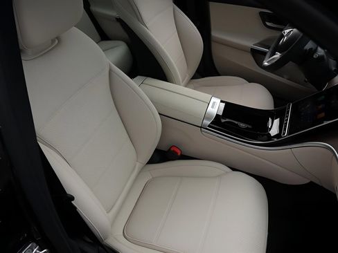 New 2026 Mercedes-Benz C 300 4MATIC Sedan image 14