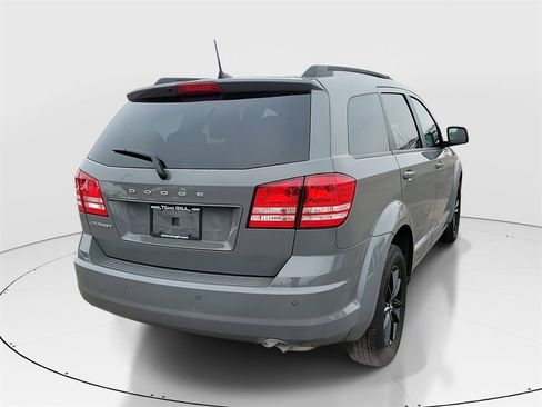 Used 2020 Dodge Journey SE w/ SE Popular Equipment Group image 4